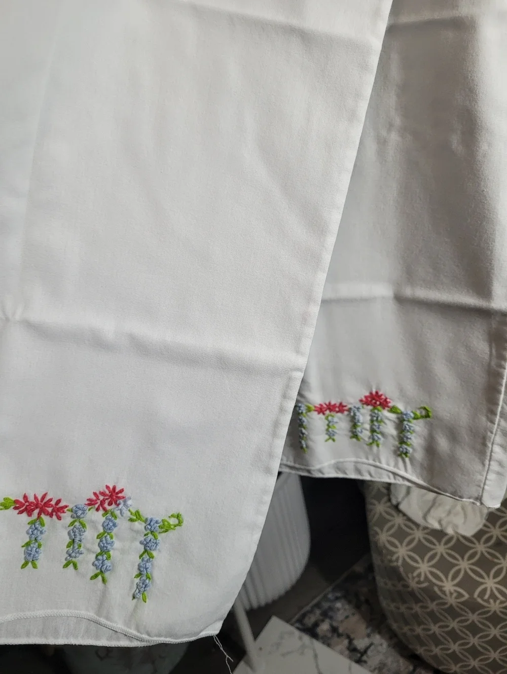 Vintage Embroidered Cottagecore Grannycore Pillowcases Set Of 2